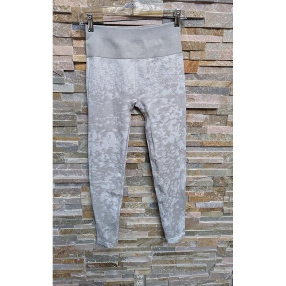 Fabletics Women's High-Waisted Seamless Mist Legging Light Grey Small - Picture 2 of 5